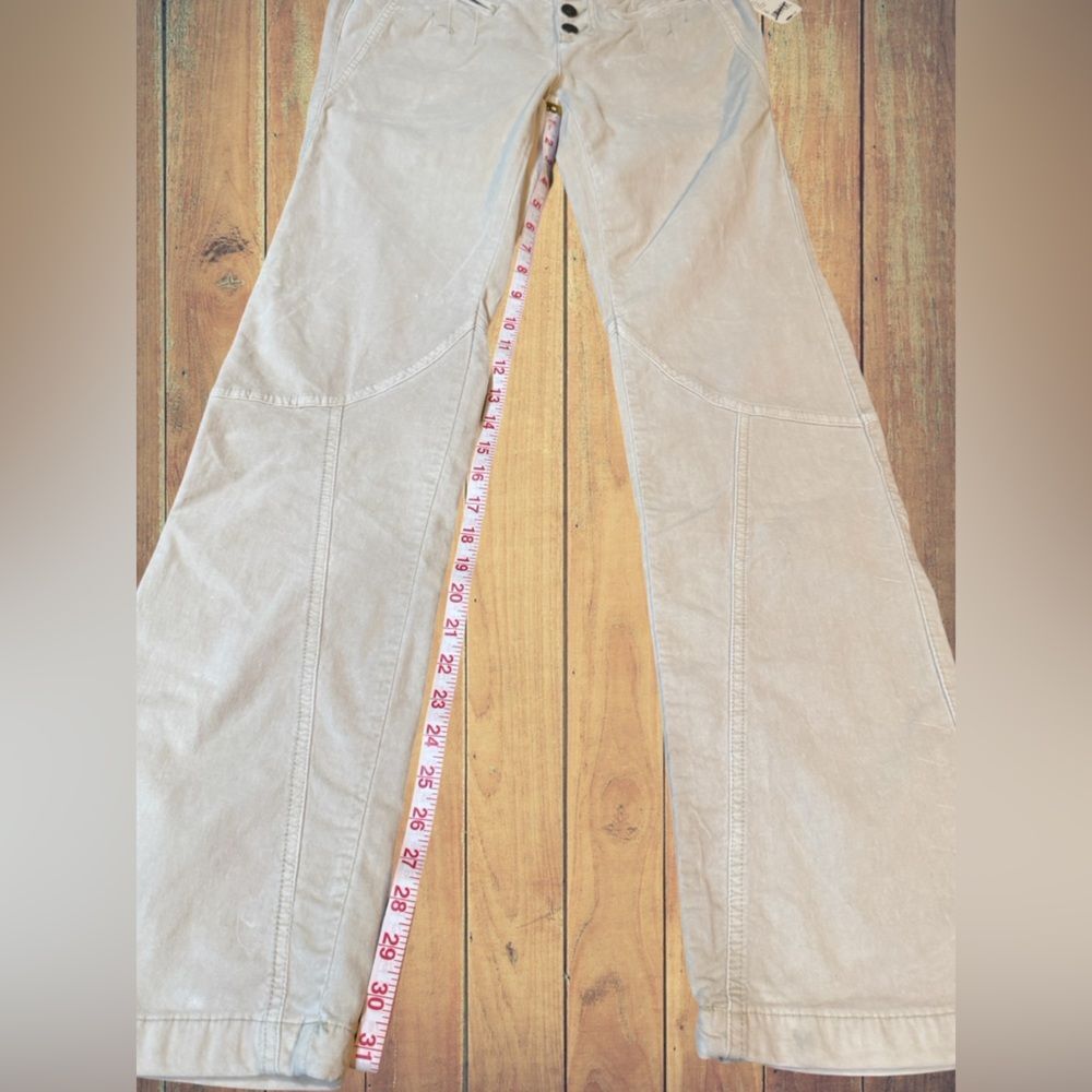 Free People Women’s  "Hit Back" Low Rise Bootcut Flare Velvet Pants Size 6 NWT - Picture 8 of 16